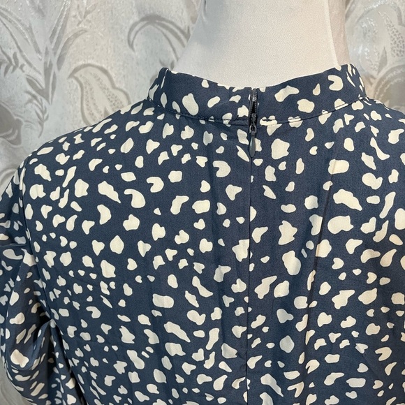 Feel In Blue & Creme Printed Top With Ruffled Hem - Picture 5 of 7